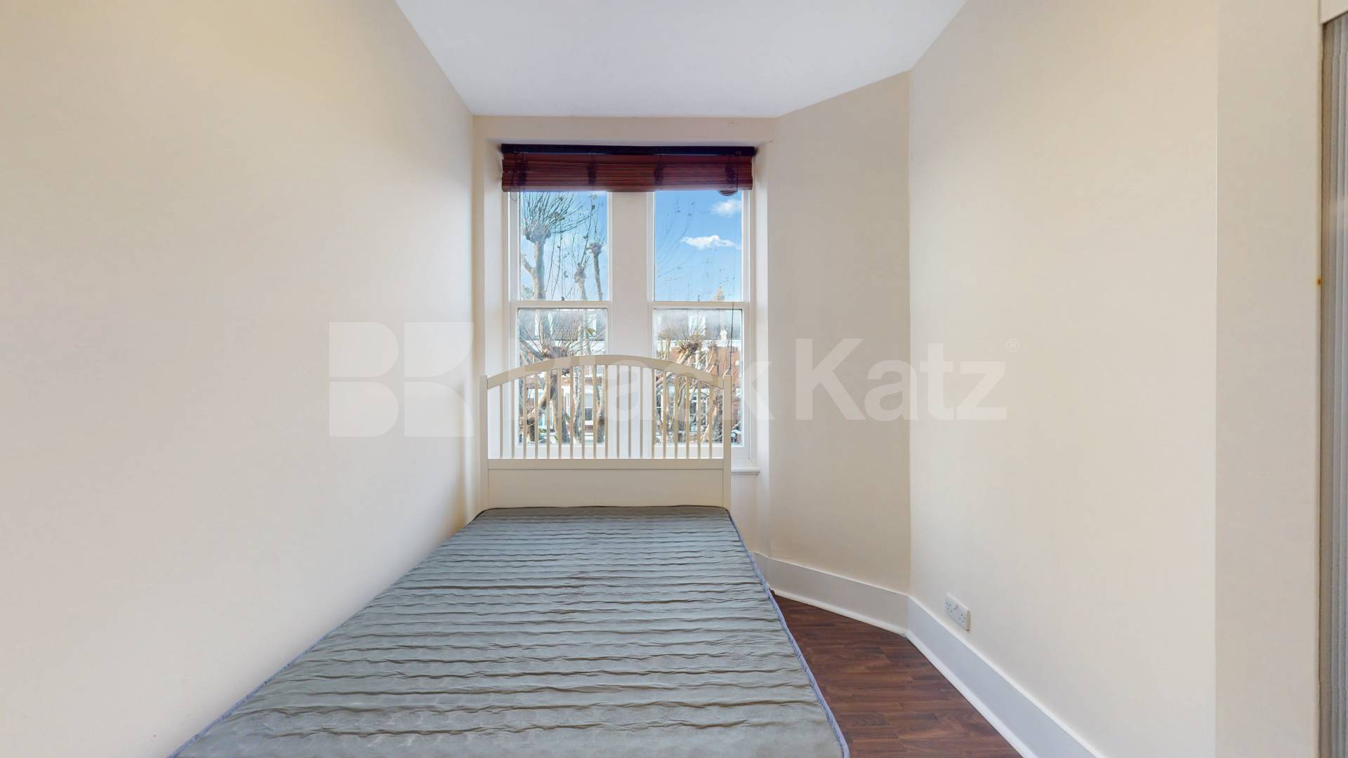 Modern one bed set within a large period house mins to tube and shops Sutherland Avenue, Maida Vale